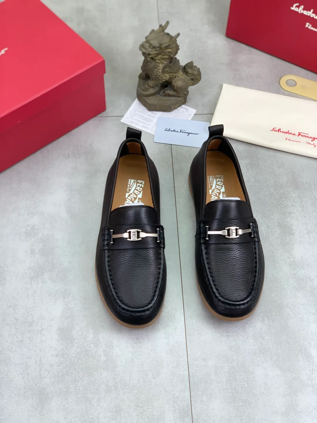 Men's shoes 💰P480 New model [Ferragamo/Ferragamo] Latest model Original imported calfskin, imported pigskin lining + original luxury metal buckle + original rubber outsole Soft and comfortable Size number: 38-44